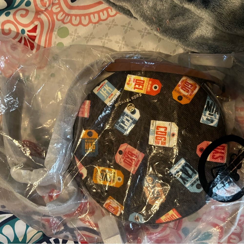 Michael Kors crossbody handbag authentic really nice